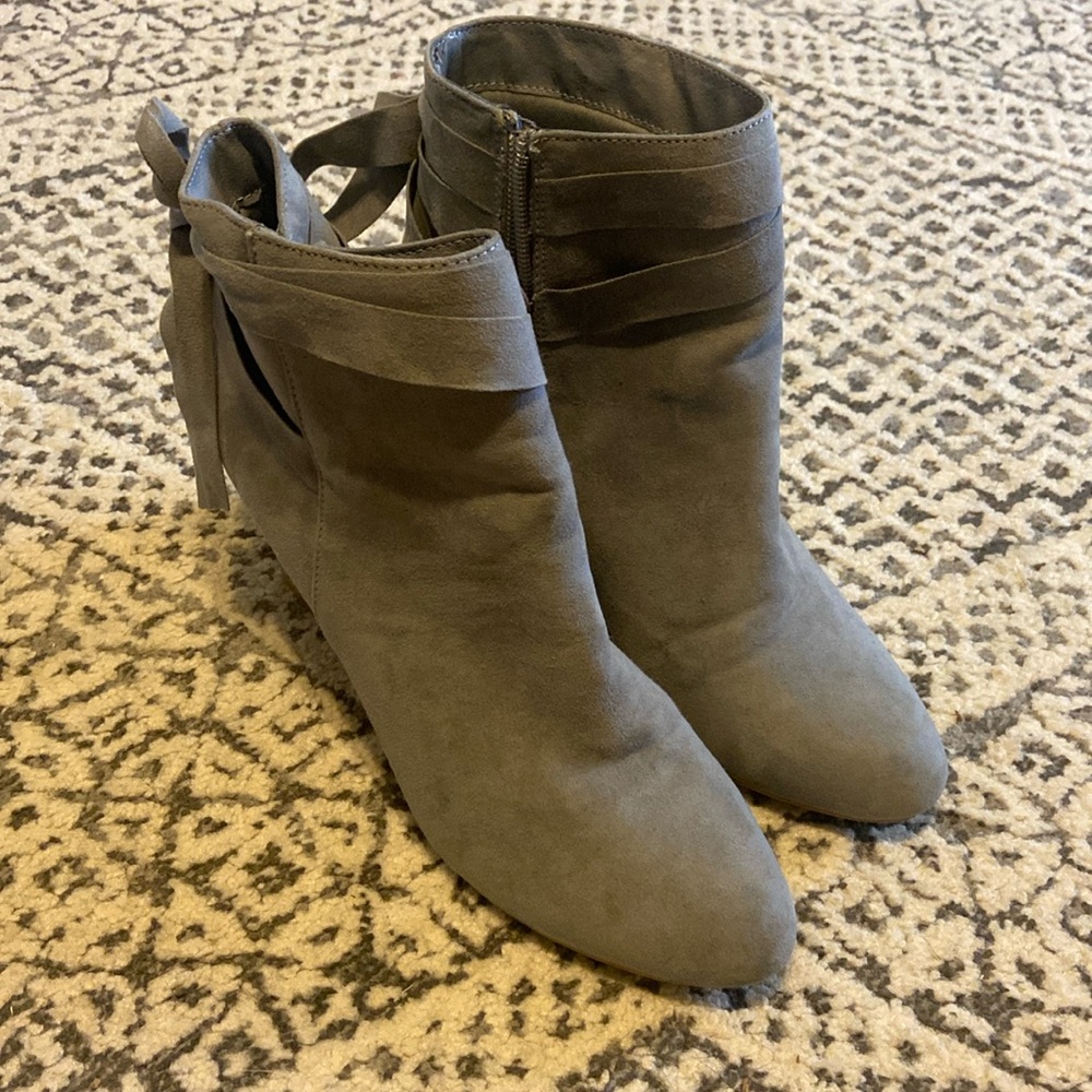 Justfabulous wedge boot side zip (grey suede) size 8